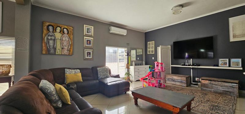 4 Bedroom Property for Sale in Myburgh Park Western Cape